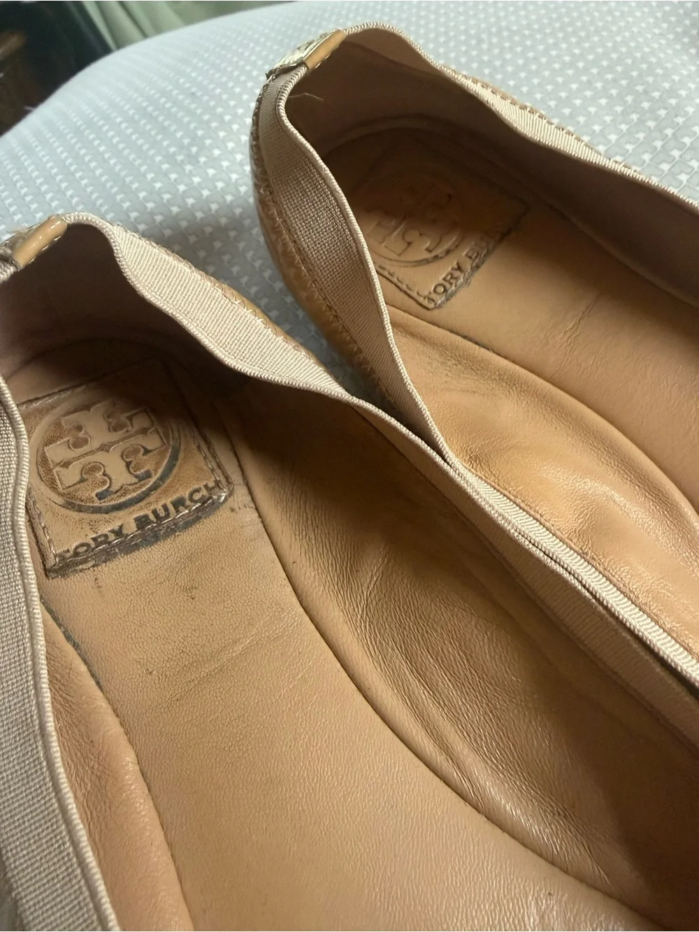 Tory Burch Beige Patent Leather Logo Ballet Flats